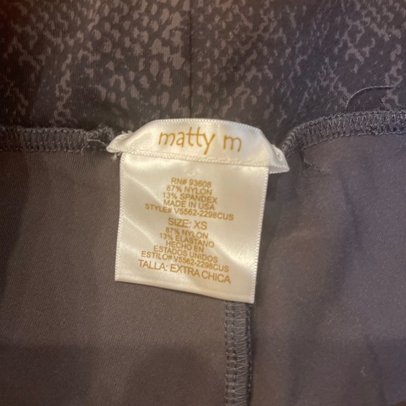 💜 5 for $25 or 3 for $18 Matty M. Reptile pattern leggings - Picture 3 of 5